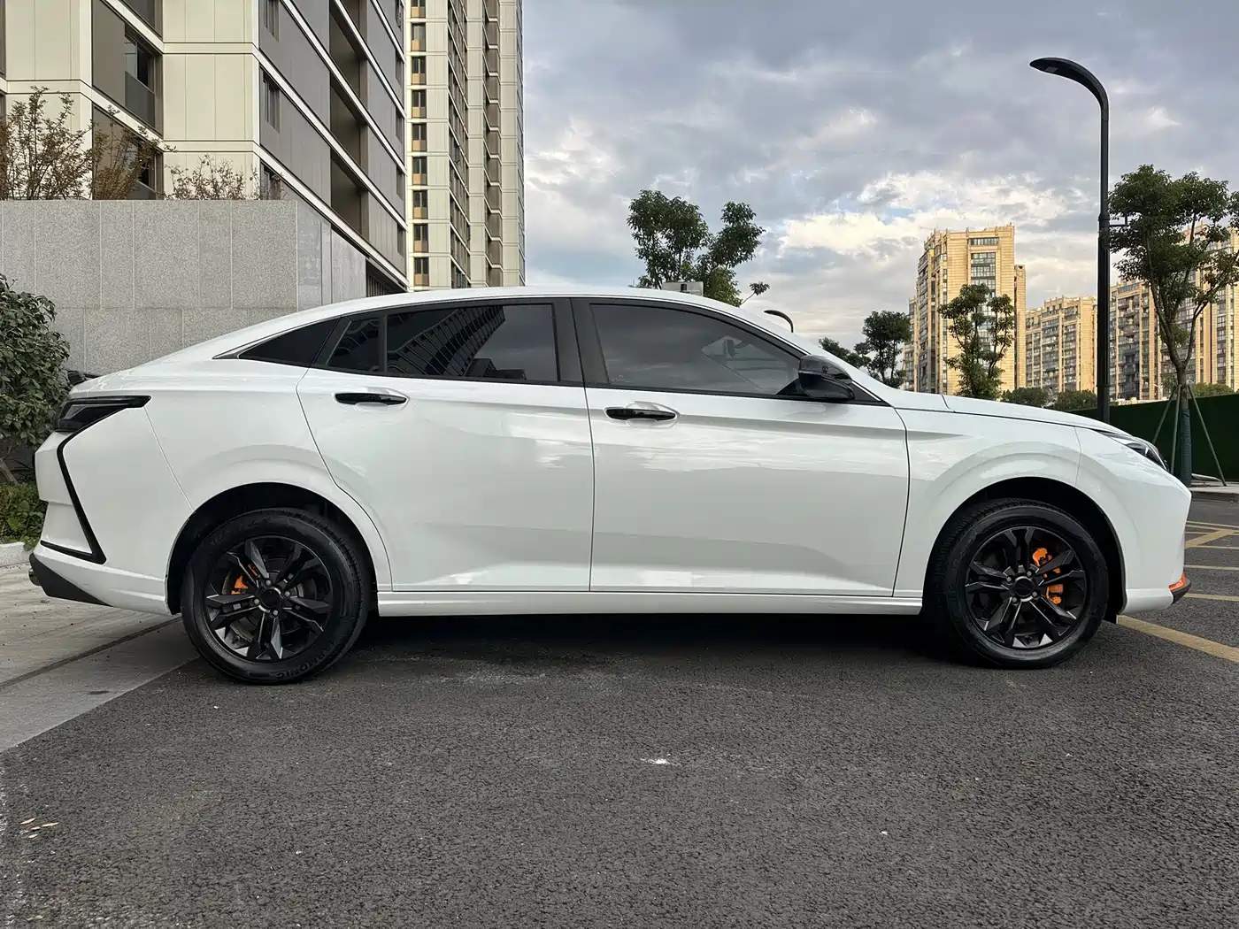 DONGFENG FENGSHEN YI HYUN