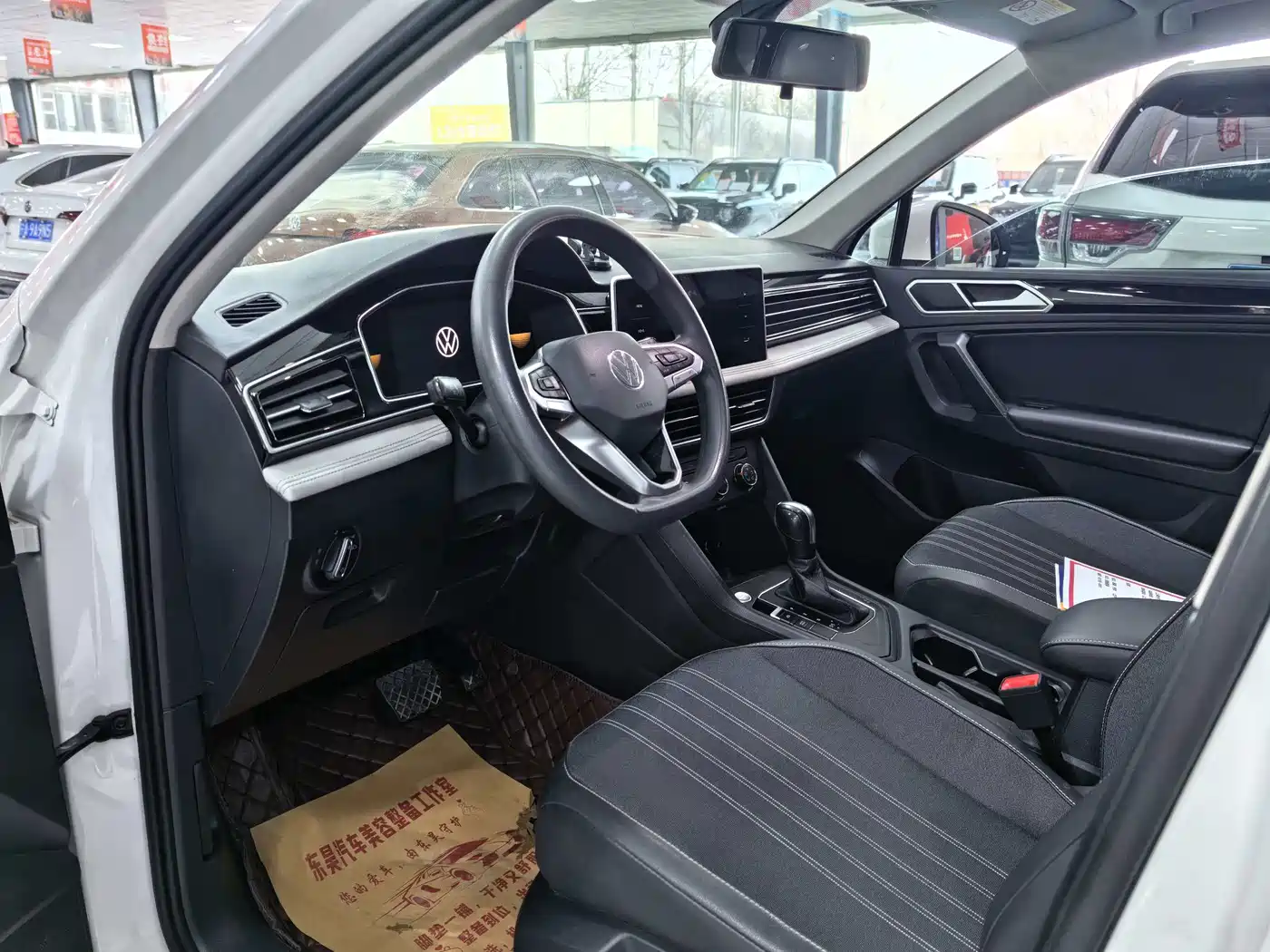 Volkswagen Tiguan L 2022 330TSI Automatic 2WD Comfort Edition фото 4