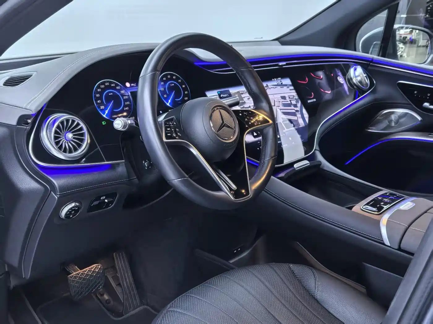Mercedes-Benz EQS SUV 2023 450 4MATIC Pioneer Edition фото 9