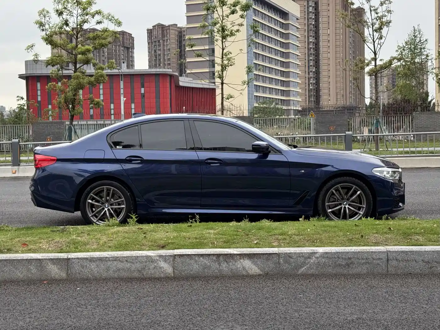 BMW 5 Series (Import) 2020 Model 525i M Sport Package фото 17