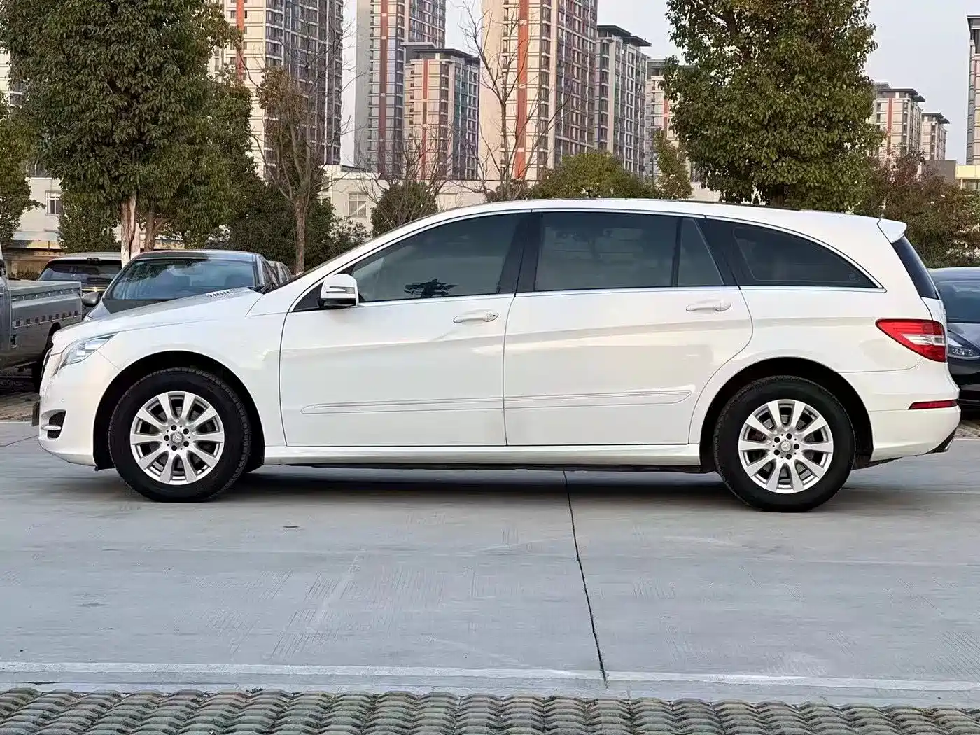 Mercedes-Benz R-Class 2014 R 320 4MATIC Luxury фото 5