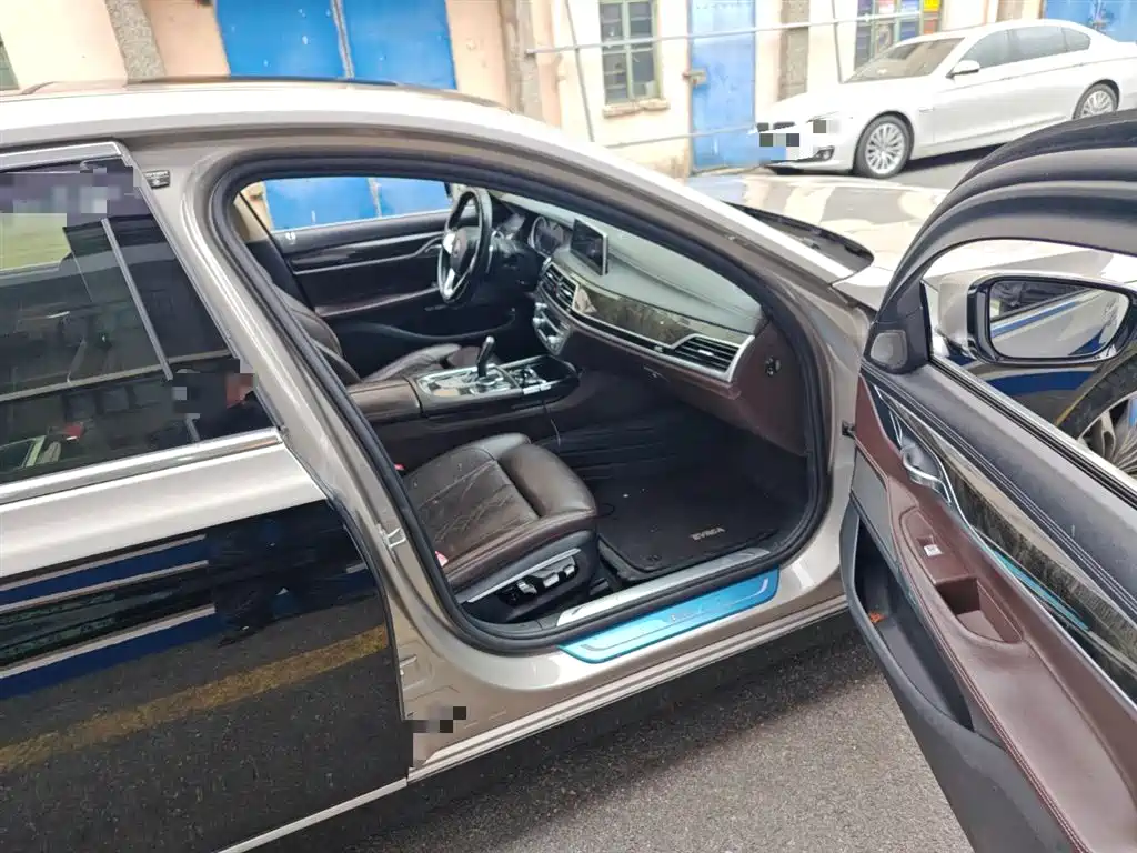 BMW 7 Series 2016 730Li Luxury фото 11
