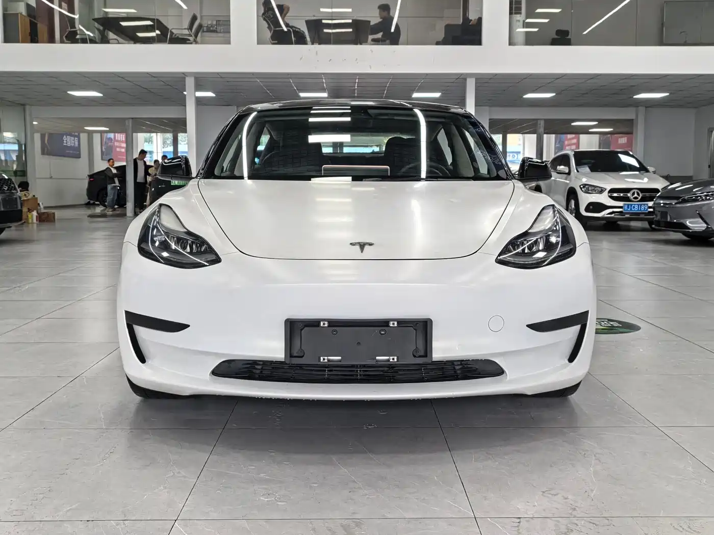 TESLA MODEL 3