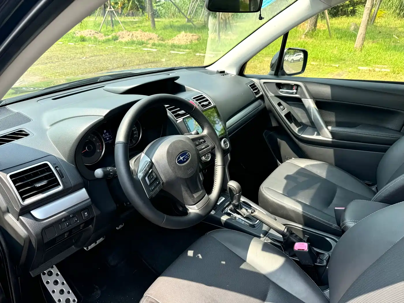 Subaru Forester 2015 2.0i Special Commemorative Edition фото 4
