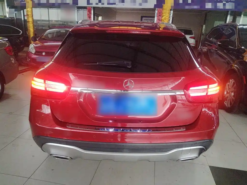 Mercedes-Benz GLA 2018 GLA 200 Dynamic фото 4