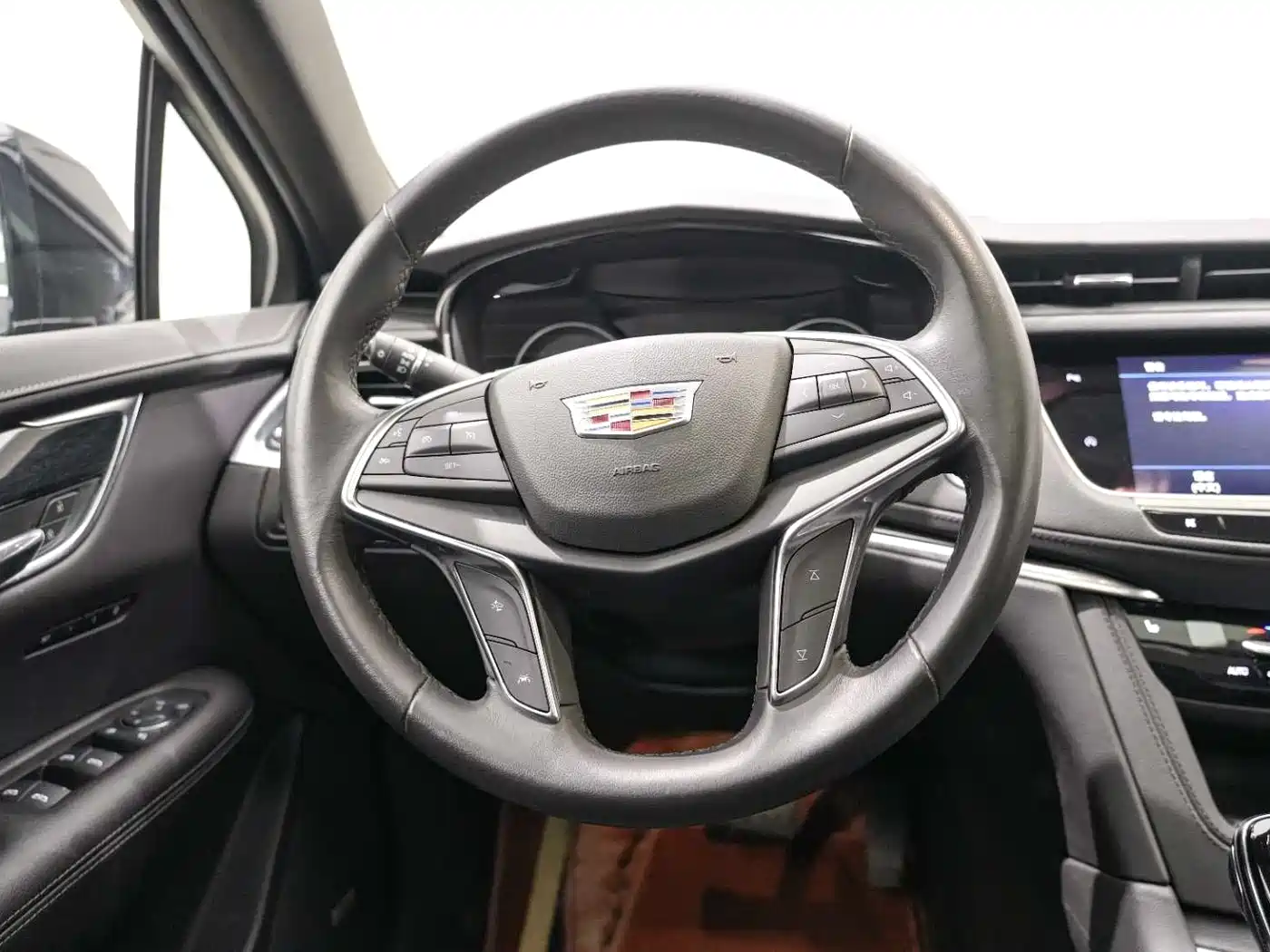 Cadillac XT5 2022 2.0T 2WD Luxury фото 16