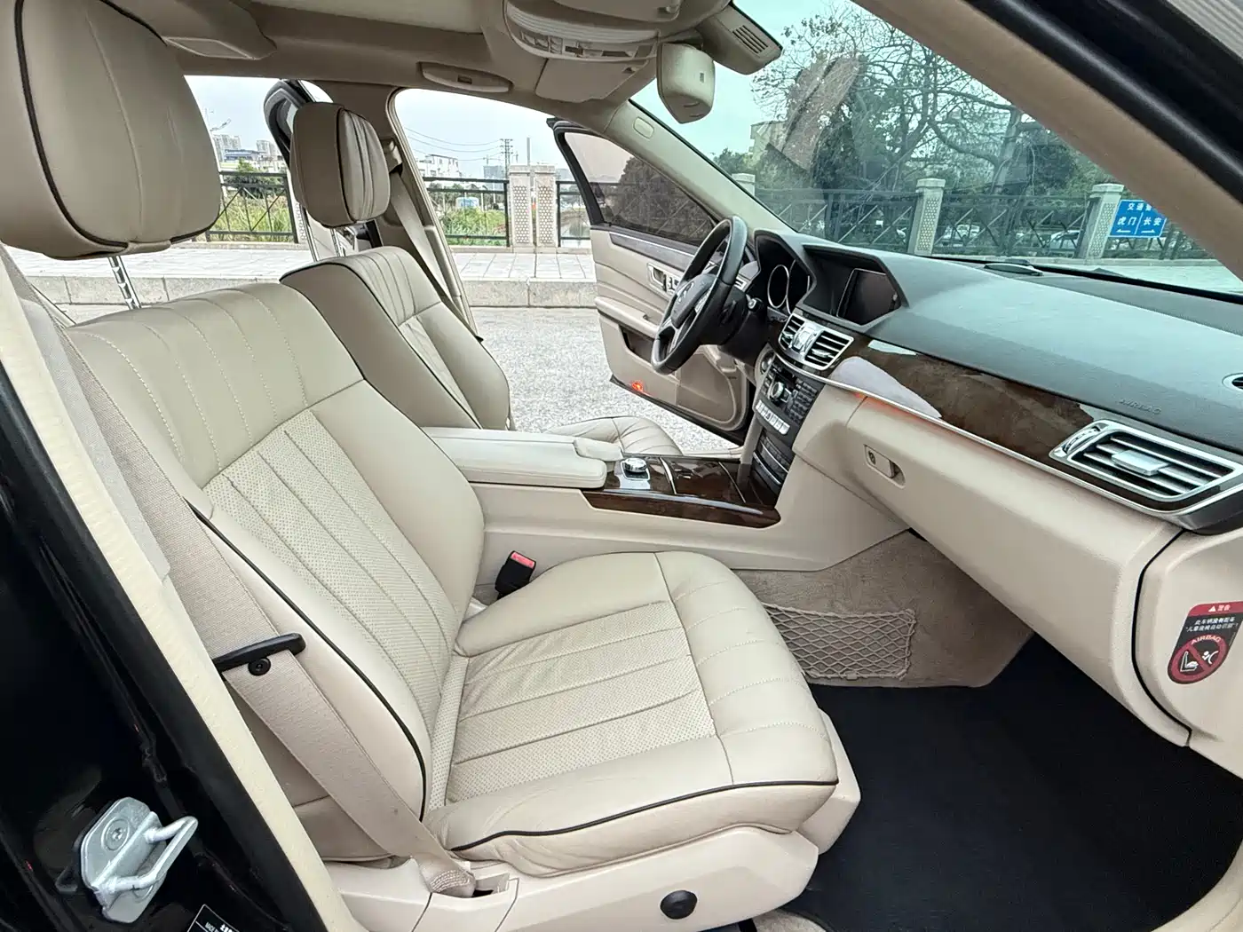 Mercedes-Benz E-Class 2015 E 260 L фото 7