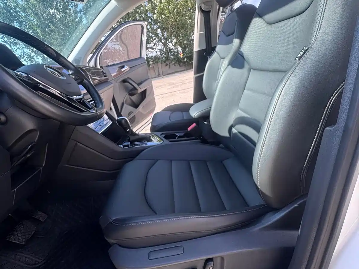 Volkswagen Tharu, миниатюра 11