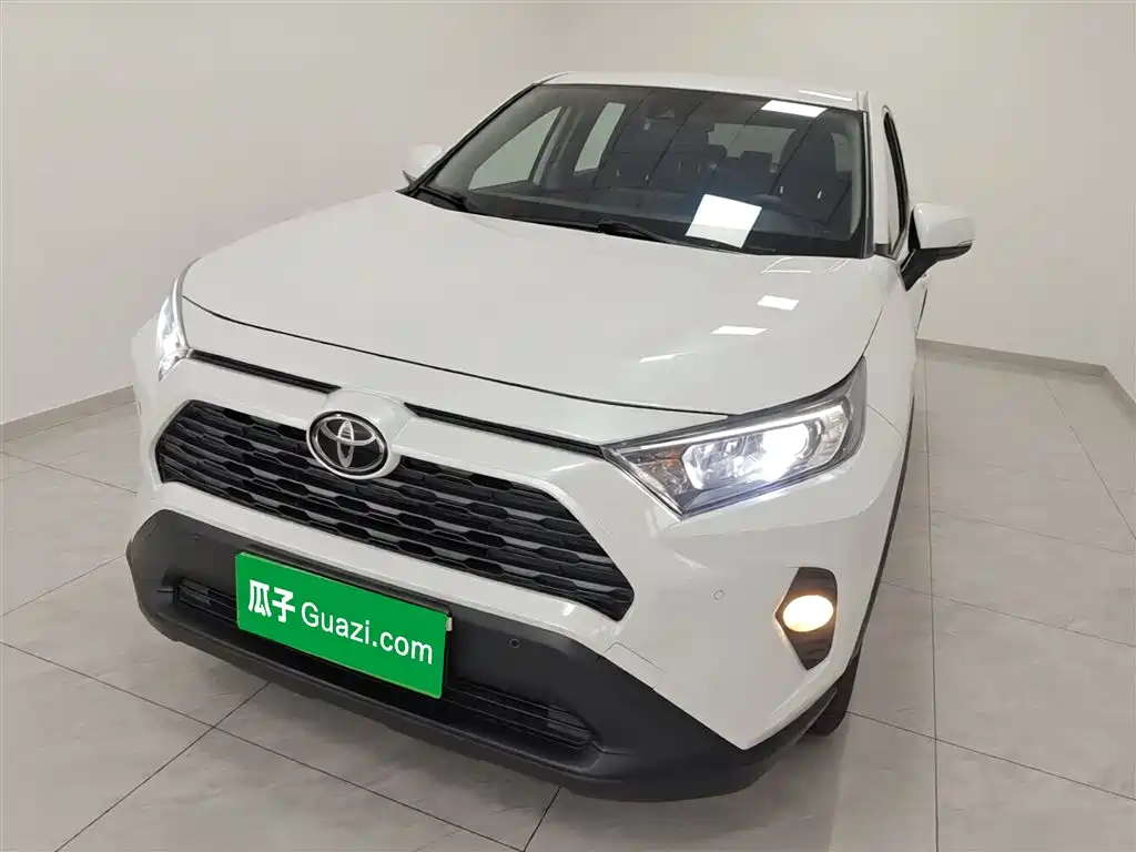 Toyota RAV4 Rongfang 2022 2.0L CVT 2WD Urban Edition фото 3
