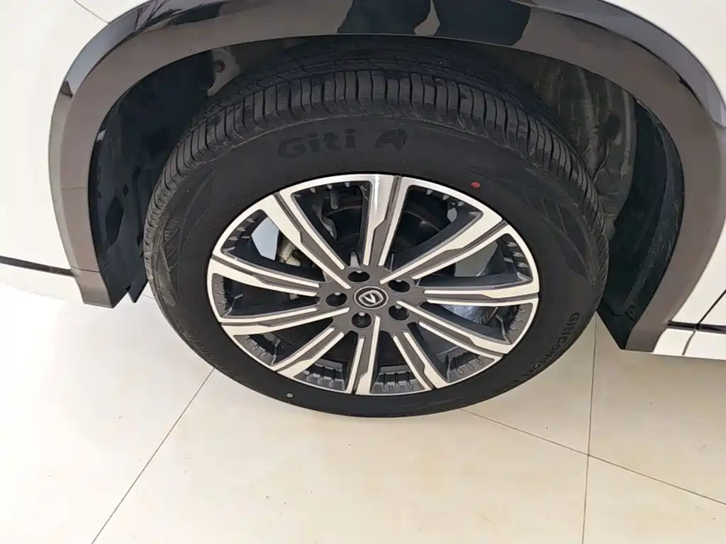 Фото 25 - Changan CS75 PLUS