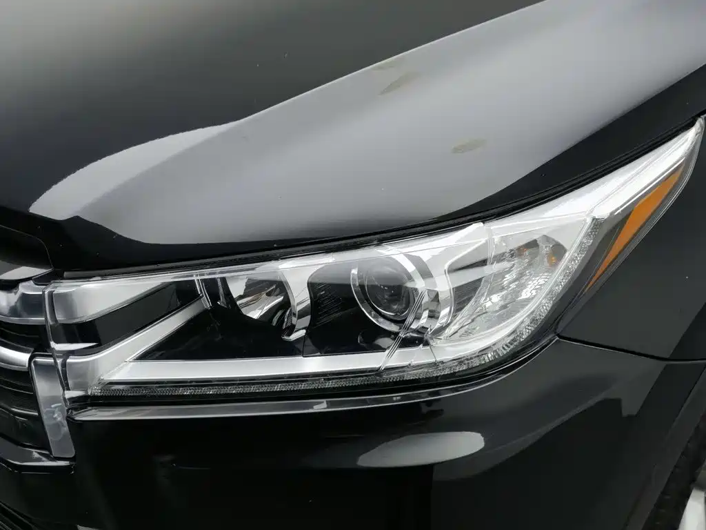 Фото 7 - Toyota Highlander