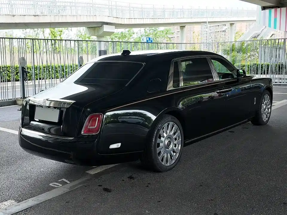 2022 Rolls-Royce Phantom