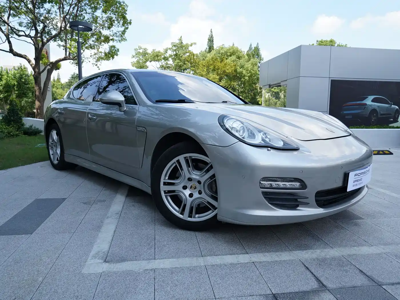 Porsche Panamera 2010 Model Panamera S 4.8L фото 14