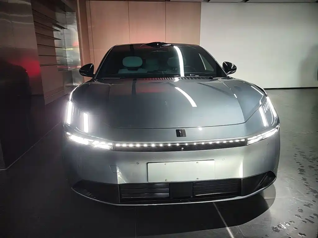 2024 Lynk & Co Z10