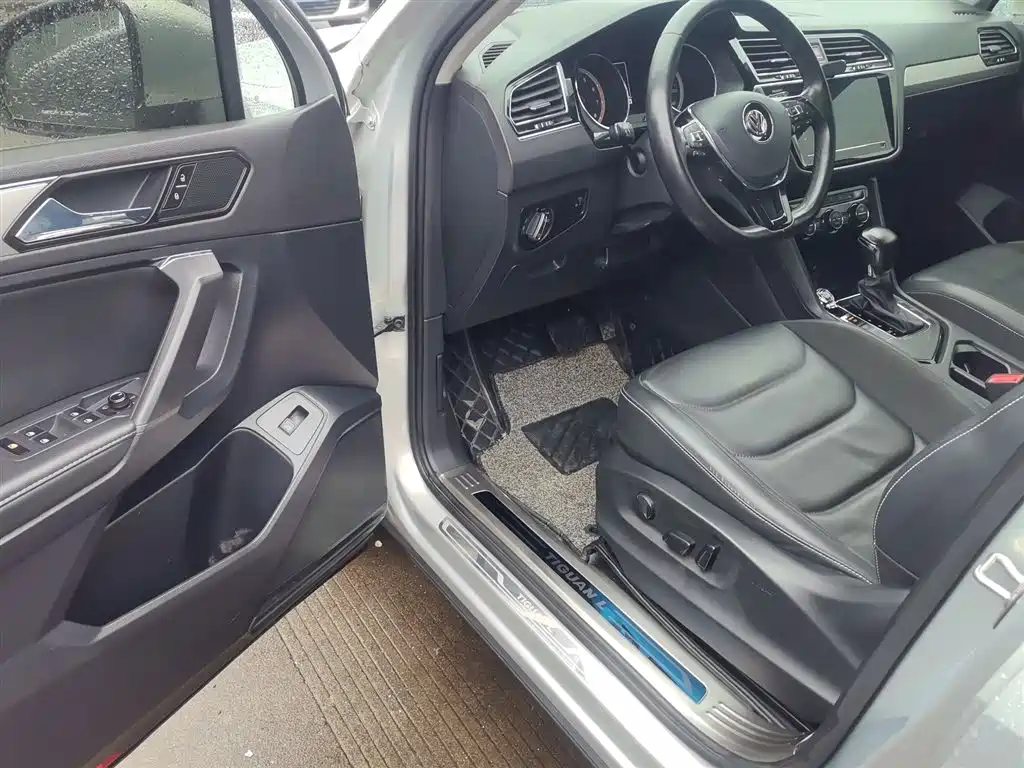 Volkswagen Tiguan L 2019 Facelift 330TSI Auto 2WD Smart Luxury China VI фото 16