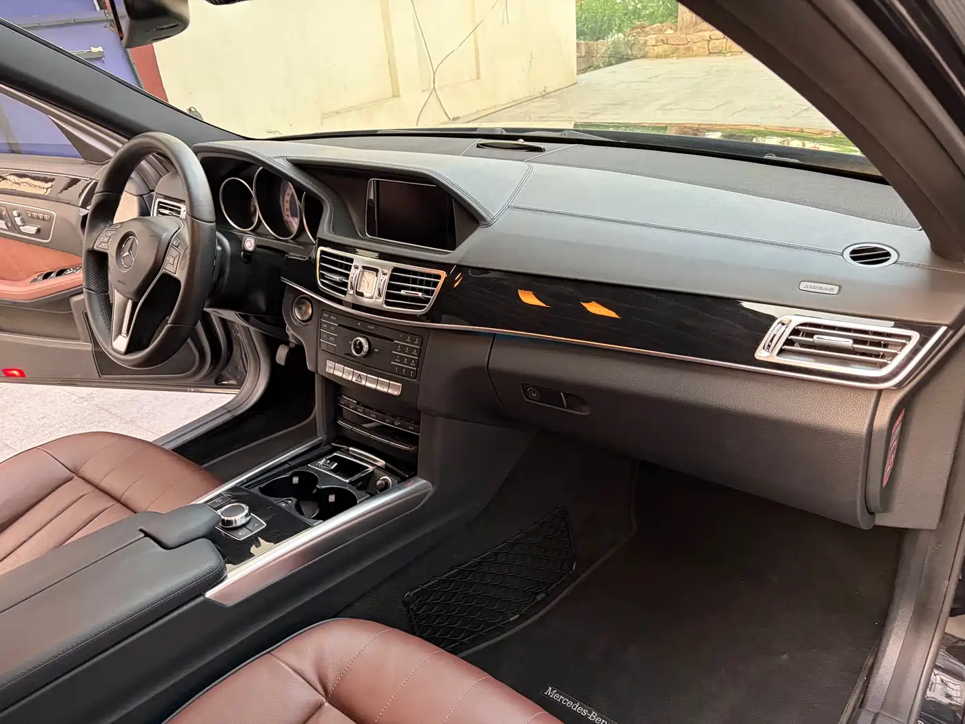 Mercedes-Benz E-Class 2015 E 320 L 4MATIC фото 16