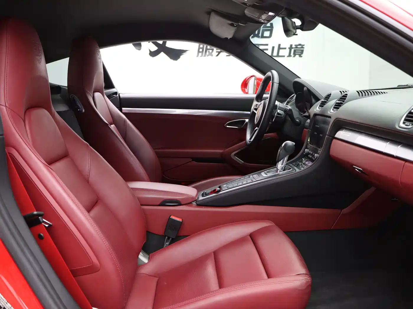 Porsche 718 2018 Cayman 2.0T фото 22