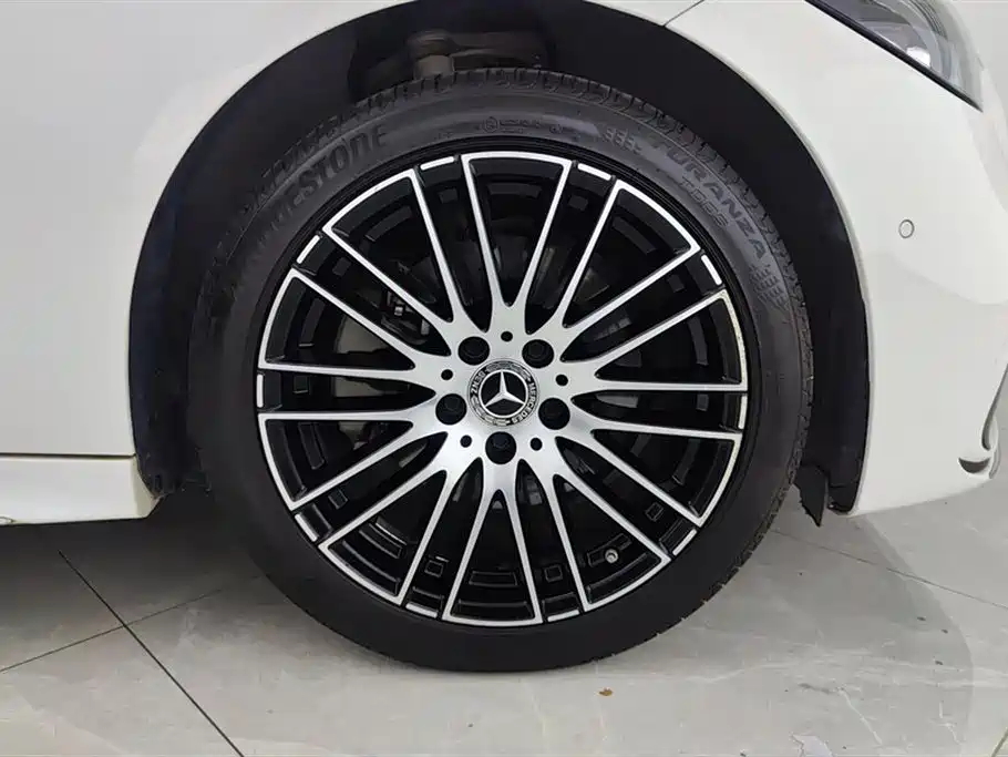 Mercedes-Benz C-Class 2023 Facelift C 200 L Sport Edition фото 6