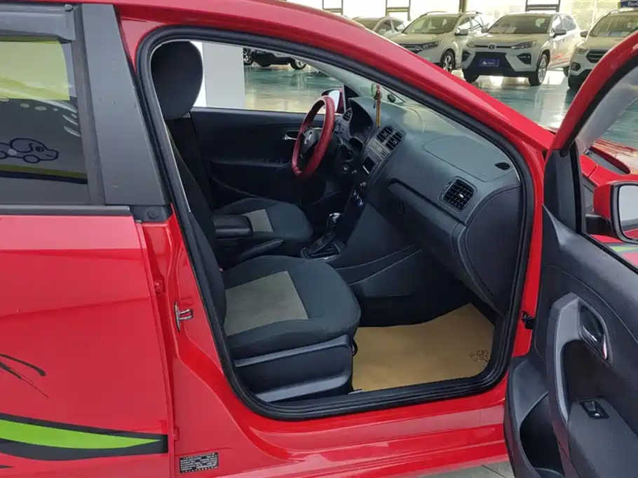 Volkswagen Polo 2016 1.4L Automatic Trend фото 8