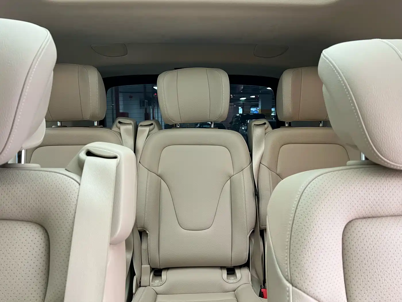 Mercedes-Benz V-Class 2021 V 260 L Long Wheelbase Luxury Edition фото 10
