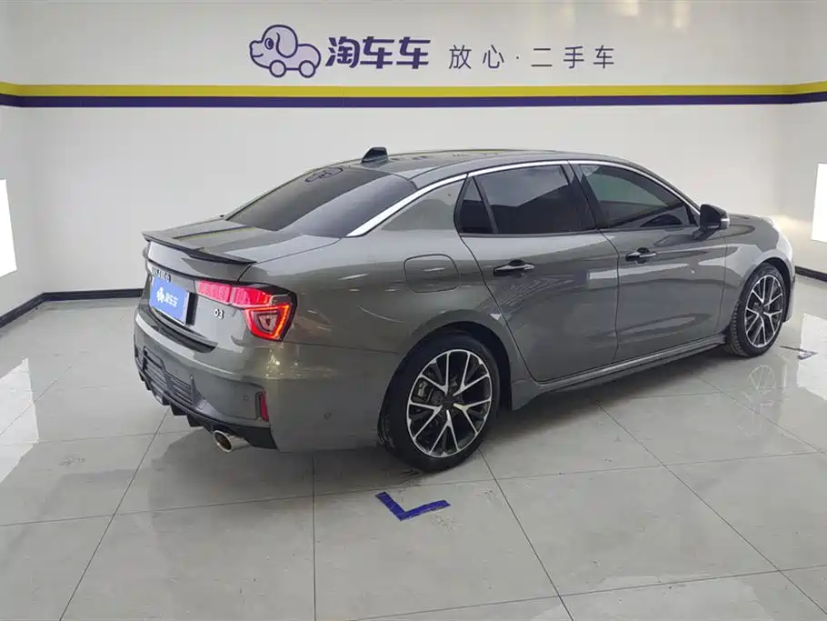 Lynk & Co 03 2022 1.5TD DCT Power Pro фото 3