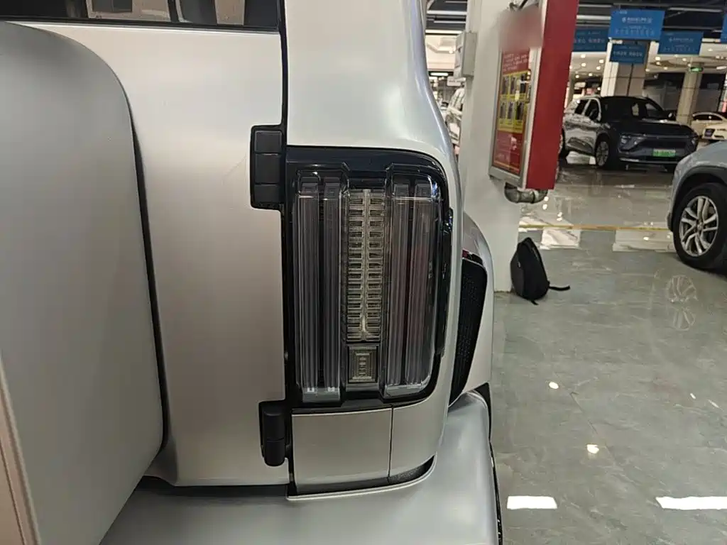 Crossboundary Auto Co-created Tank 300 2022 2021 2.0T Cyber Tank