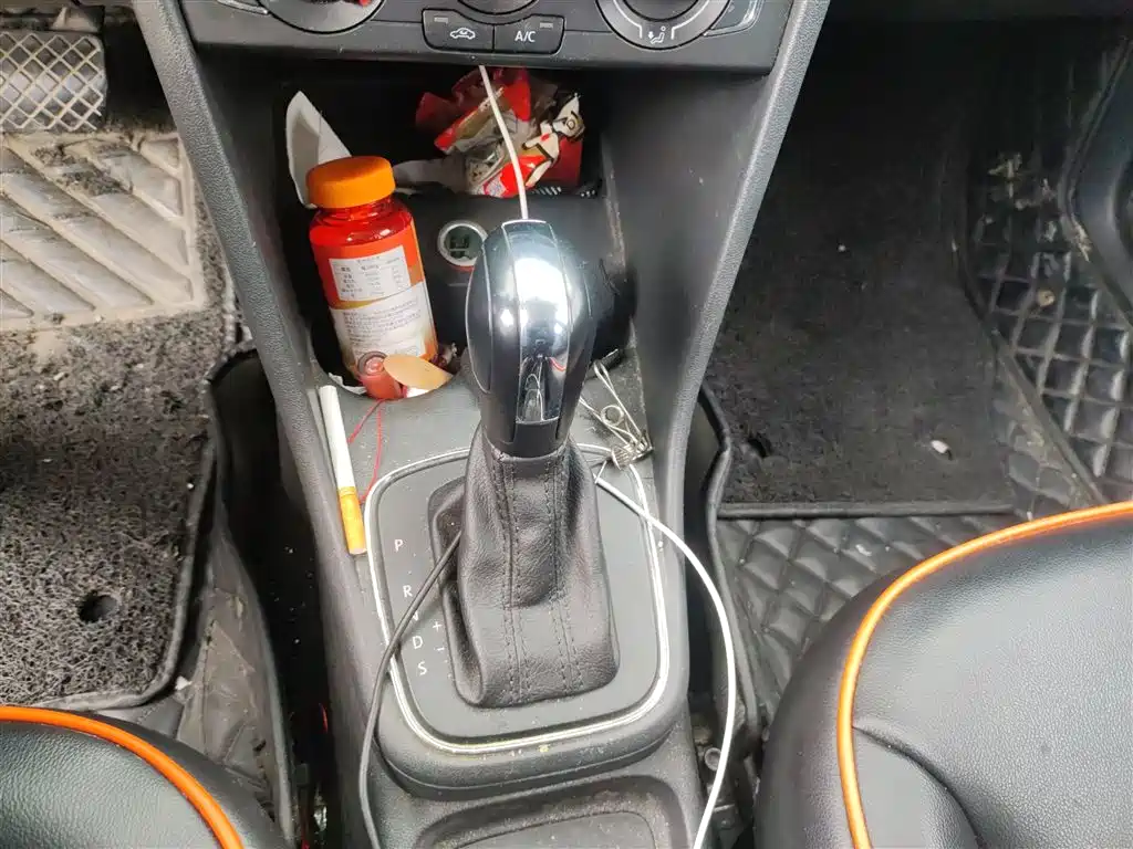 Volkswagen Polo 2014 1.4L Automatic Comfort Edition фото 10