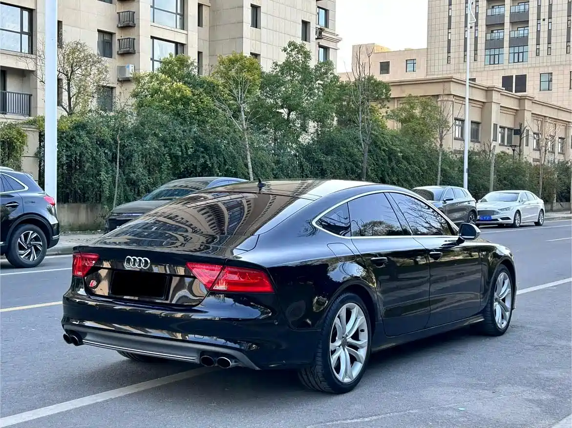 Audi S7 2013 4.0 TFSI quattro фото 4