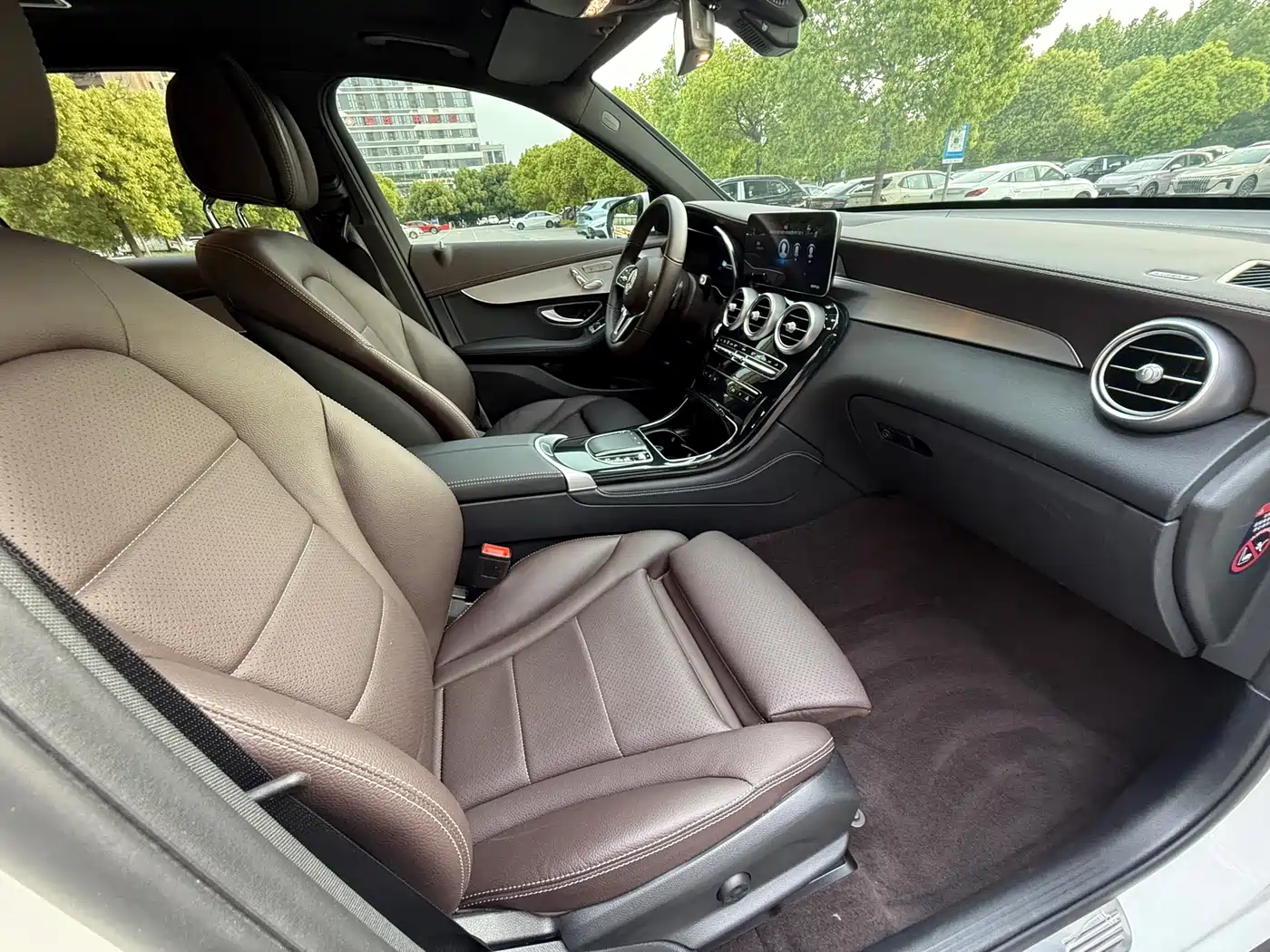 Mercedes-Benz GLC 2021 GLC 260 L 4MATIC Sporty фото 9