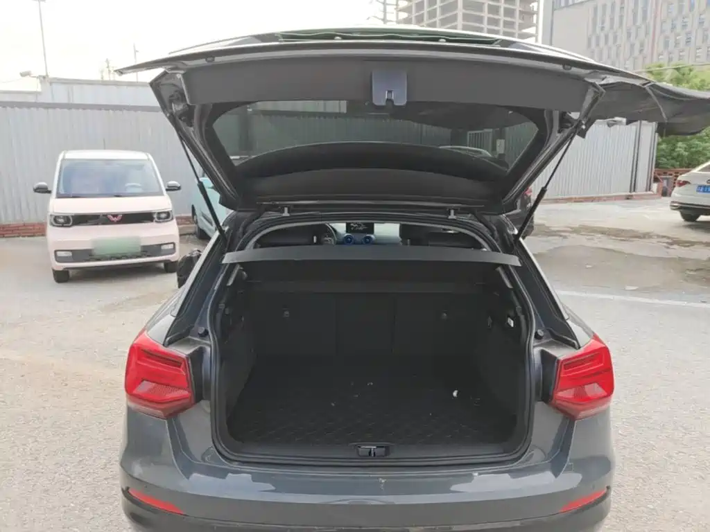 Фото 19 - Audi Q2L e-tron