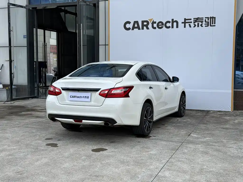 Фото 12 - Nissan Teana