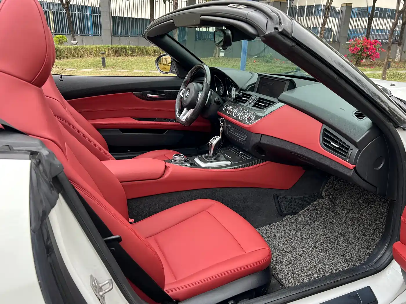 BMW Z4 2012 sDrive28i Leading фото 9