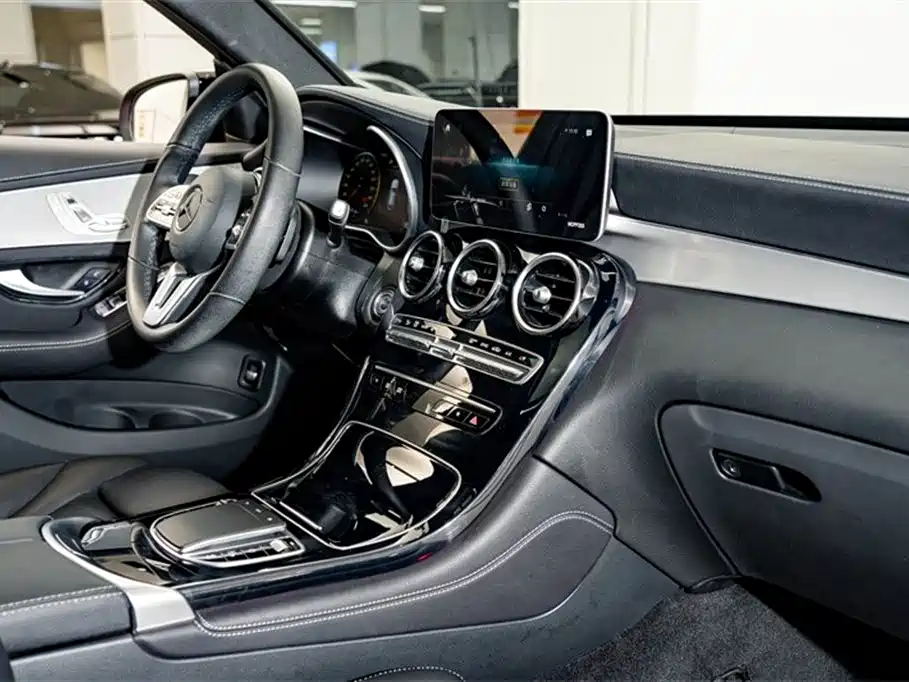 Mercedes-Benz GLC Coupe 2020 GLC 260 4MATIC Coupe SUV фото 19