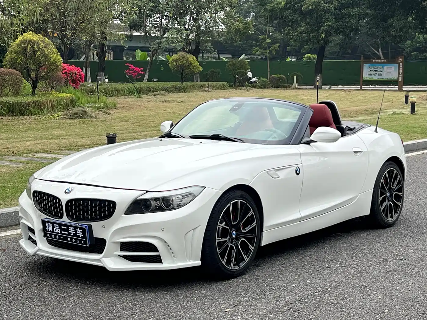 BMW Z4 2012 sDrive28i Leading фото 15