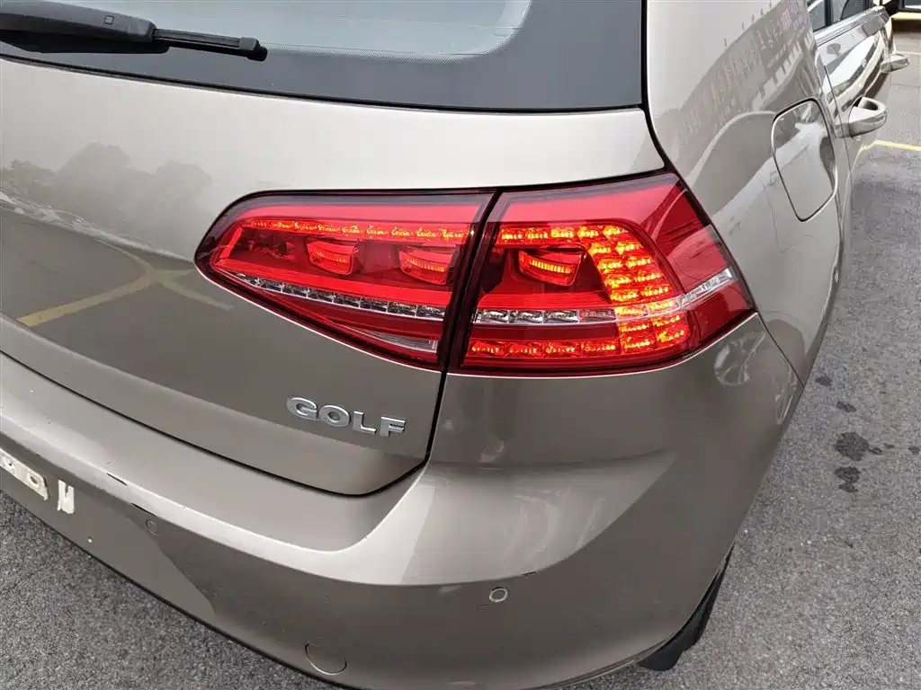 Volkswagen Golf 2015 1.6L Automatic Comfort фото 24