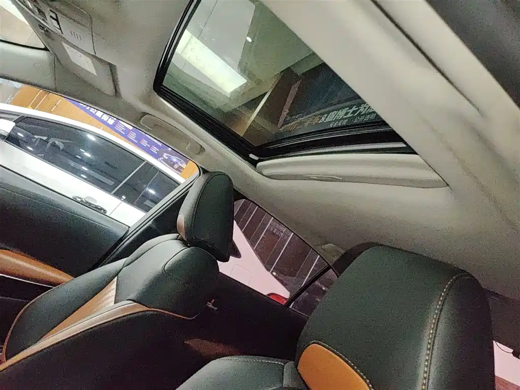 Toyota Corolla 2021 Hybrid 1.8L E-CVT Elite Edition фото 8