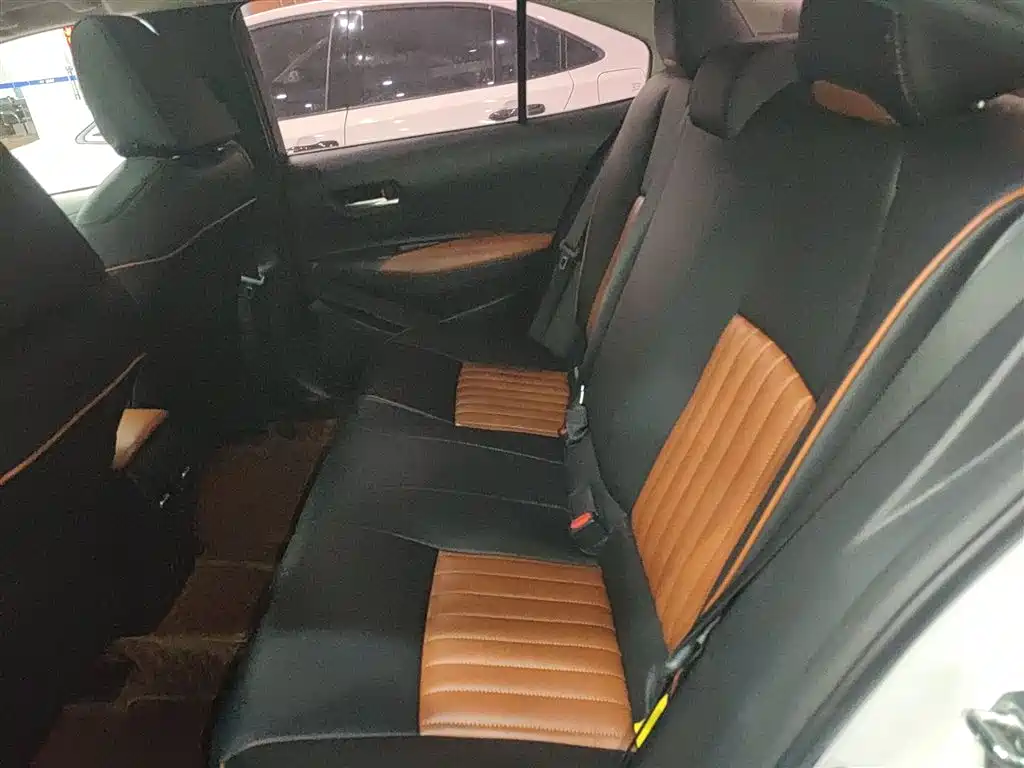 Toyota Corolla 2021 Hybrid 1.8L E-CVT Elite Edition фото 14