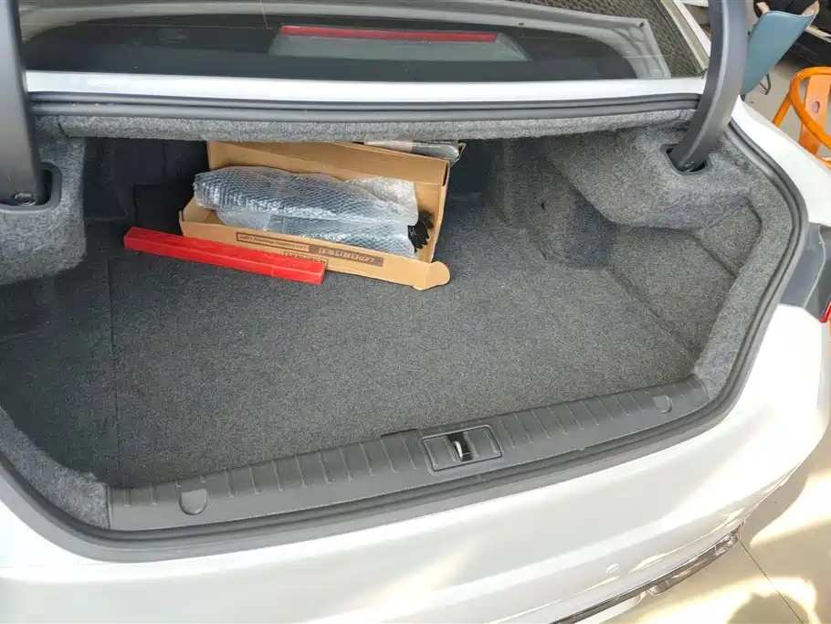 GEELY AUTOMOBILE BORUI