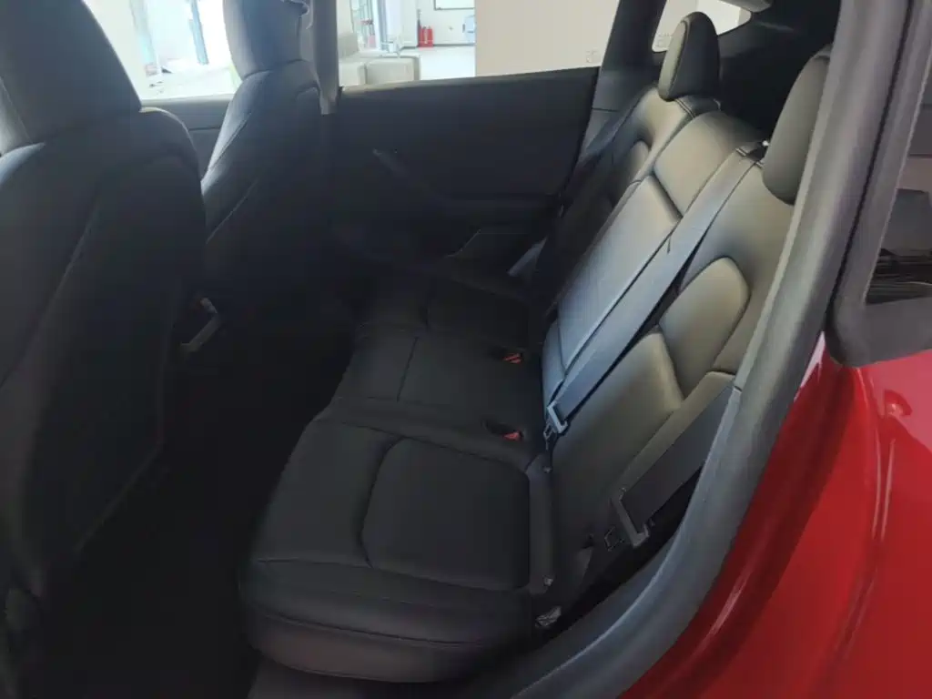 Photo 17 - Tesla Model Y
