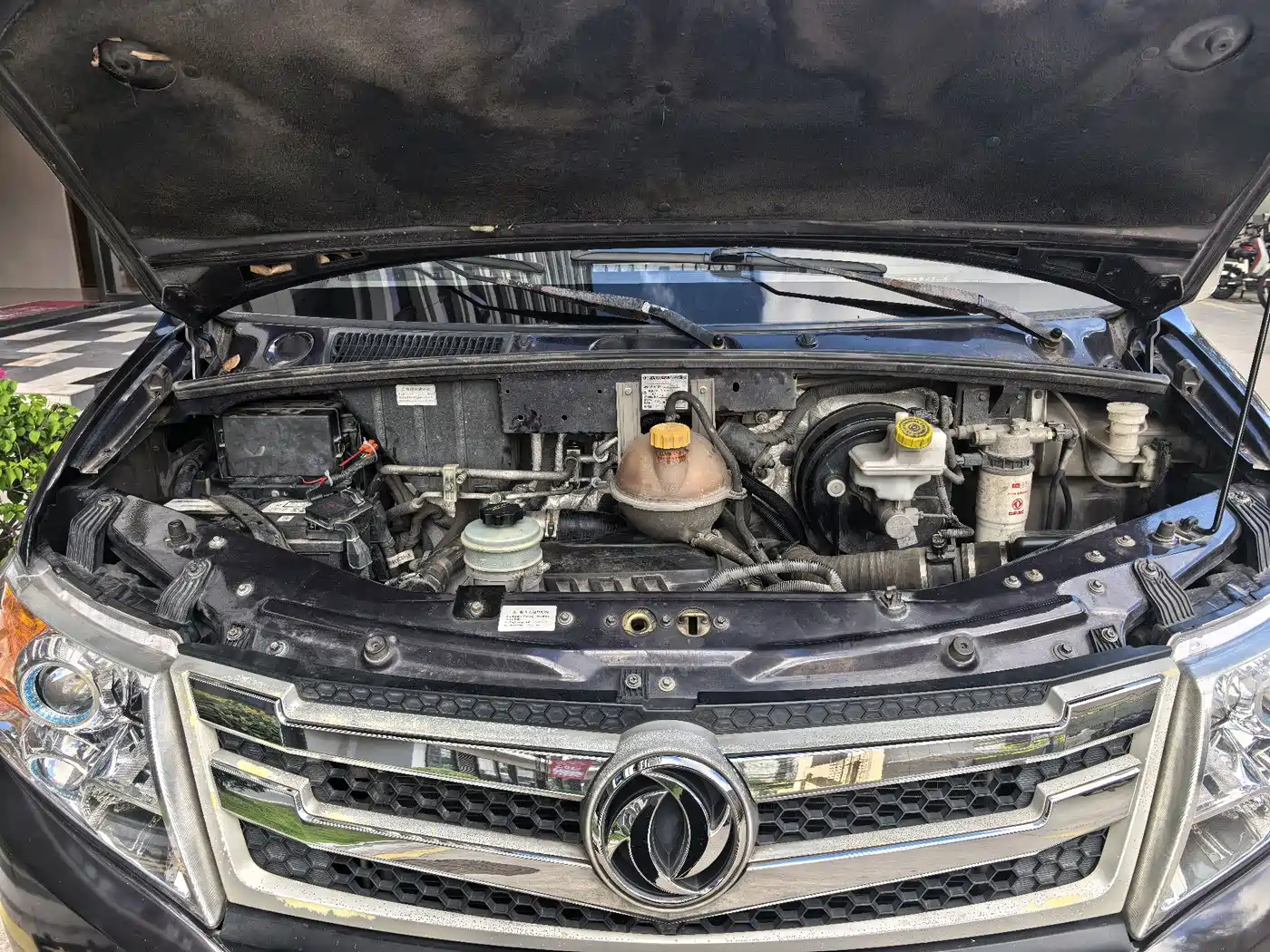 Dongfeng Yufeng Yufeng 2022 2021 Model 2.3T FWD Logistics Vehicle Short Wheelbase Medium Roof 5-9 Seats China VI M9T