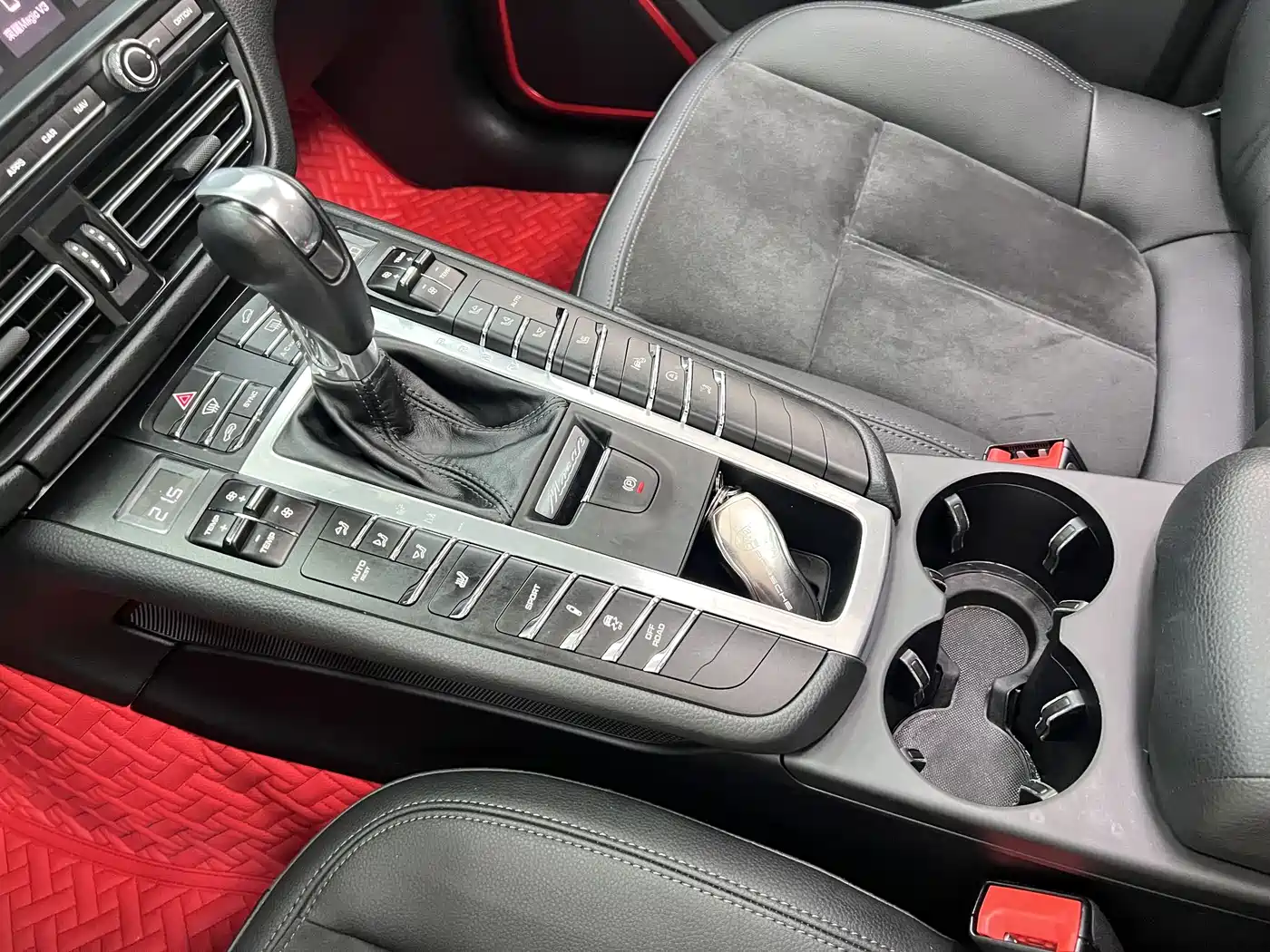 Porsche Macan 2020 Macan 2.0T фото 30