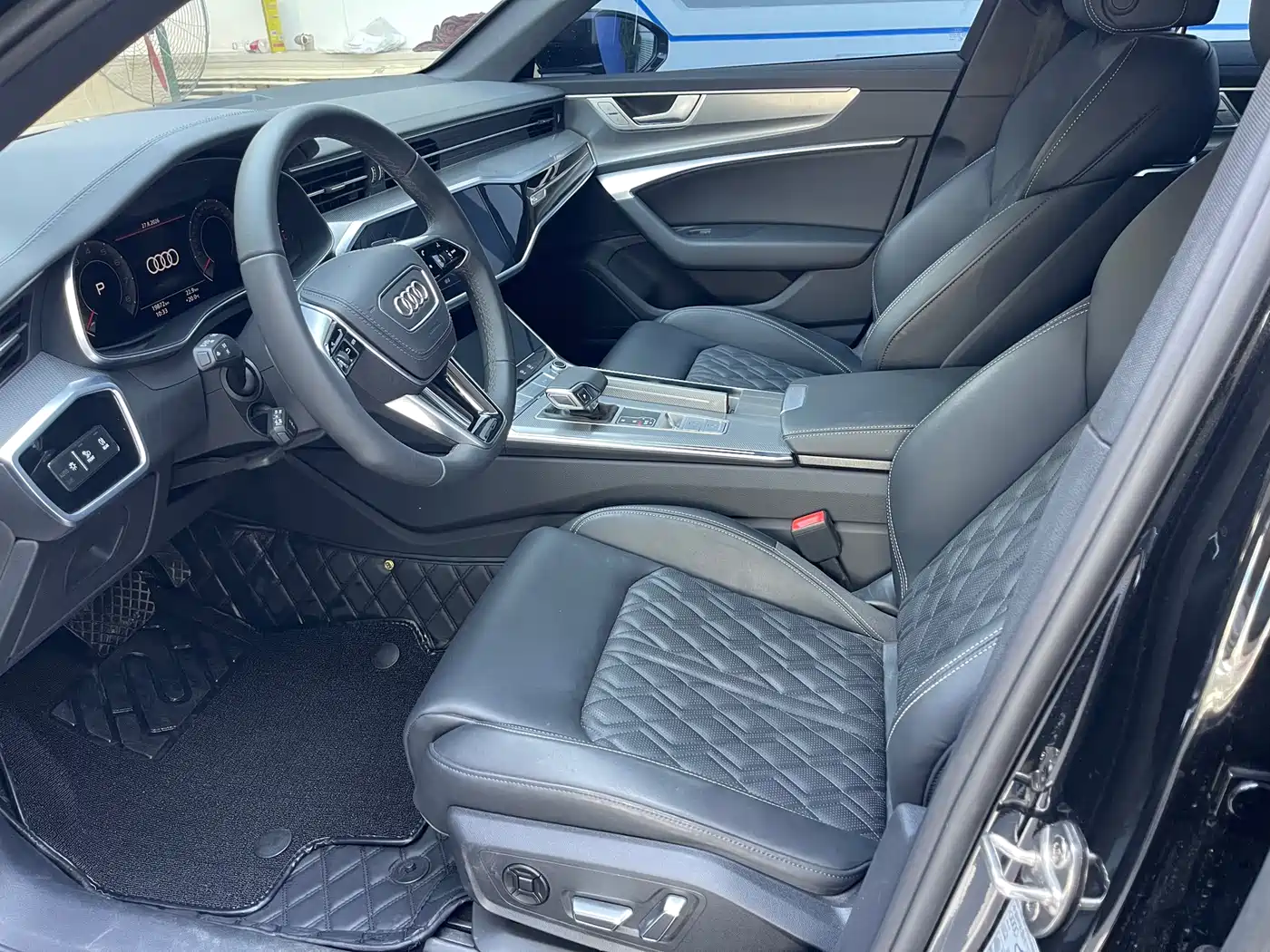 Photo 4 - Audi A6L