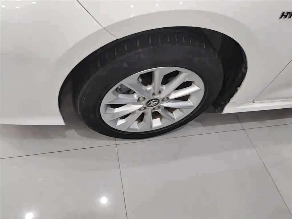 Toyota Corolla 2021 Hybrid 1.8L E-CVT Elite Edition фото 25