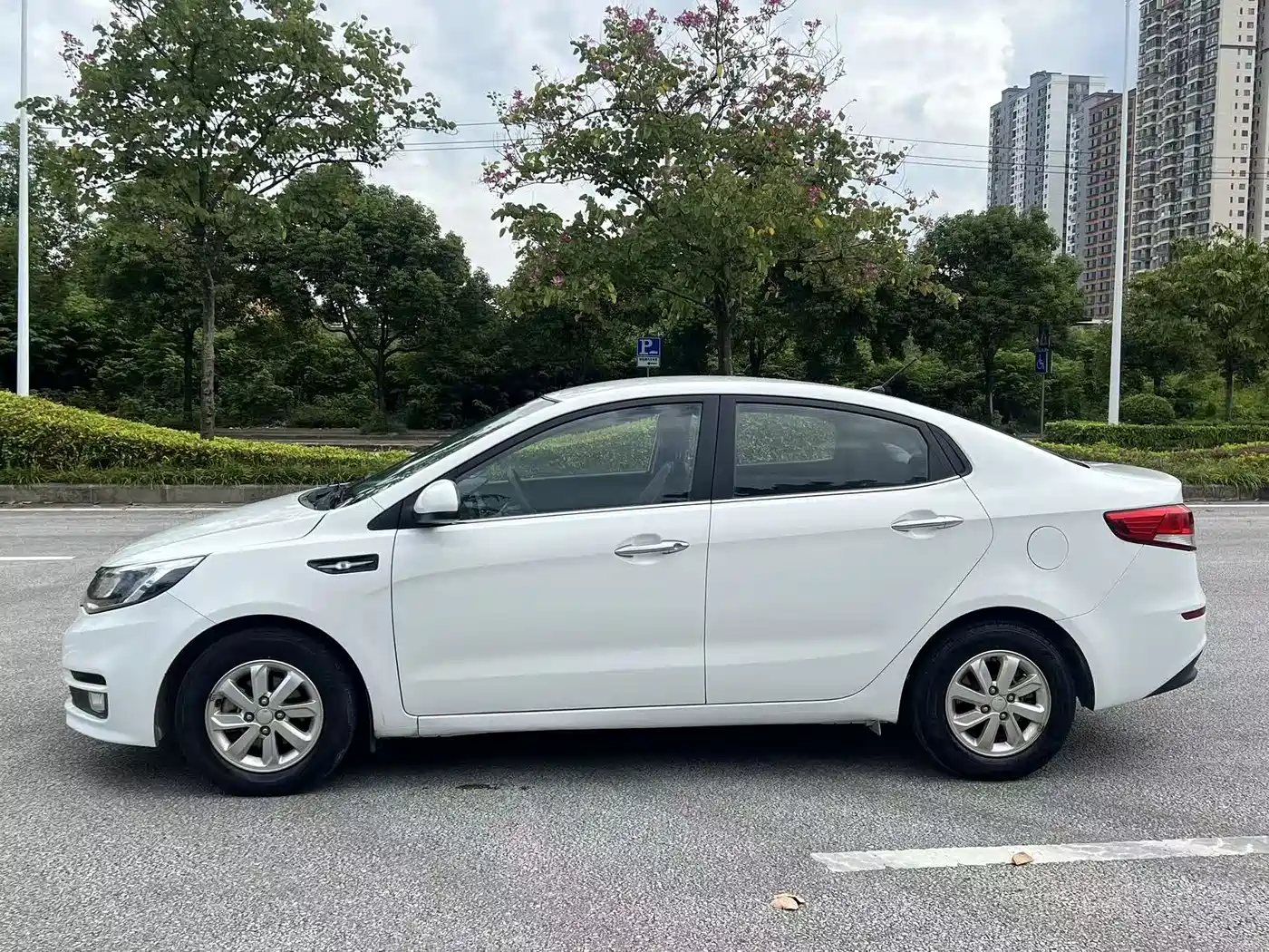 Kia K2 2015 Sedan 1.4L MT GLS фото 4