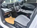 Фото 3 - Geely Galaxy Galaxy E8