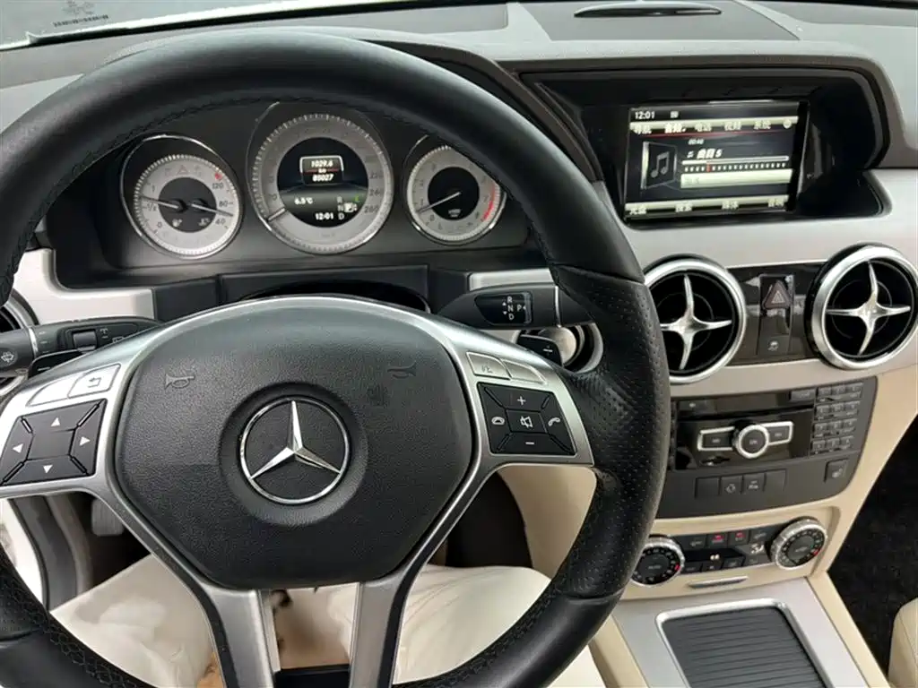 Mercedes-Benz GLK-Class 2015 GLK 300 4MATIC Fashion Ultimate Edition фото 21