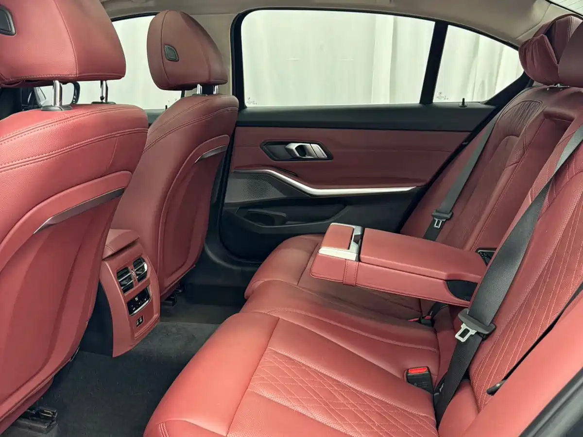 BMW 3 Series 2023 320Li M Sport Package фото 12