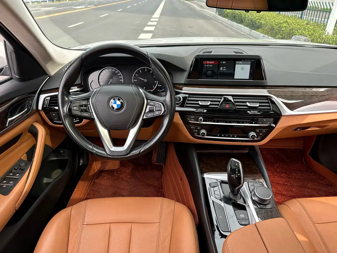 BMW 5 Series 2018 528Li Launch Special Edition фото 16