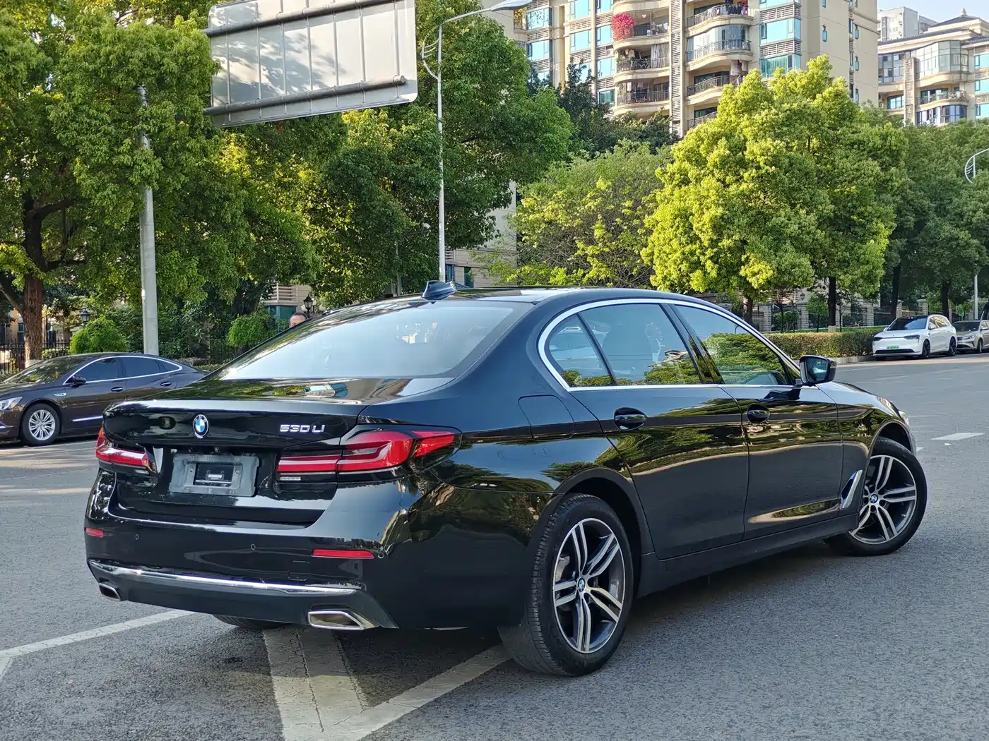 BMW 5 Series 2021 530Li Leading Luxury Package фото 6