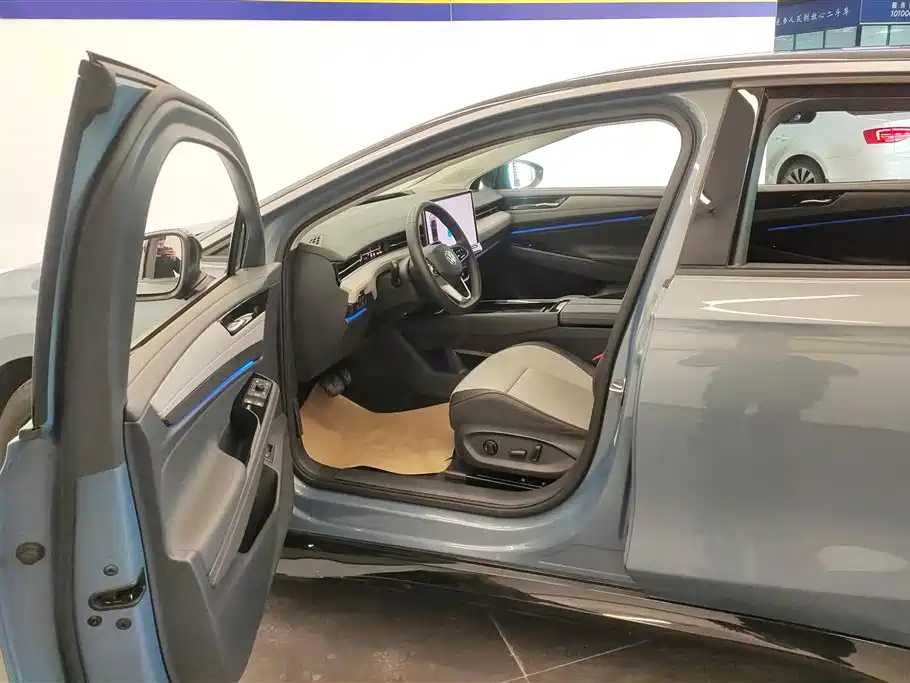 VOLKSWAGEN ID.7 VIZZION